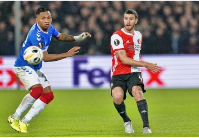 与禁区内的 与禁区内的