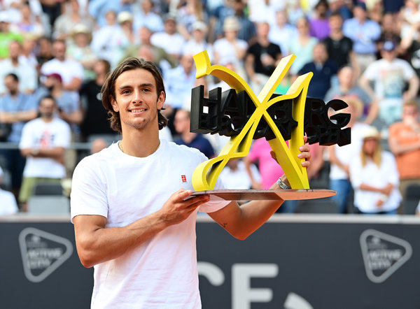 时隔6年，doinb终于说出冠军皮肤选石头人的原因，承认已经后悔了